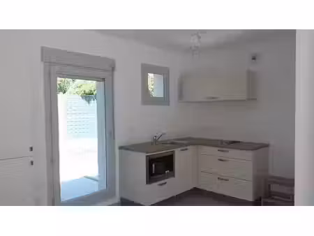 appartement t2 rdj avec garage + parking 630€ ref la2053