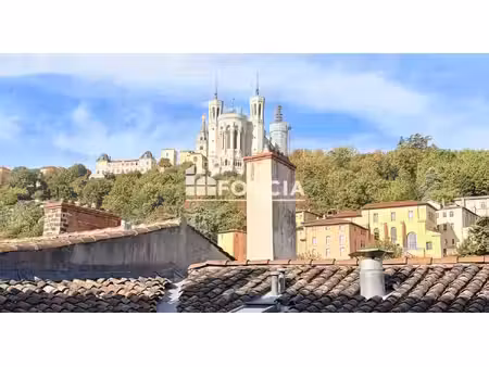 vente t1 avec cachet et vue sur fourvière