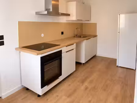 à louer grand t2 meublé de 53 m2 toulon centre