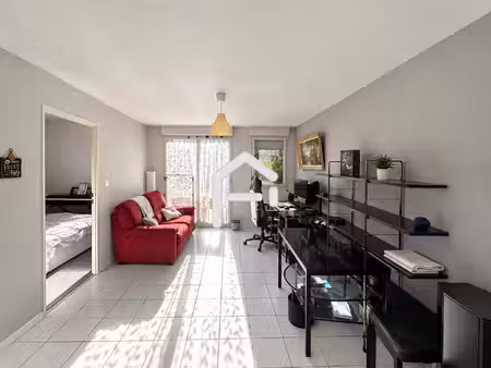 t2 meublé de 41 m² avec balcon et 2 places de parking -toulouse saint-simon