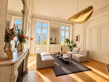 location bureaux 696m²