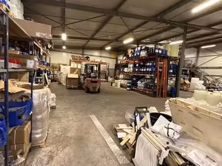vente entrepôt l isle jourdain 32600 900m²