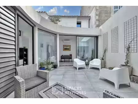 maison de ville rénovée avec patio