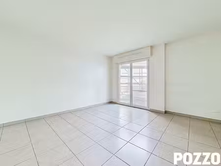 studio granville 1 pièce 25.45 m2 balcon+ place de parking en sous sol .