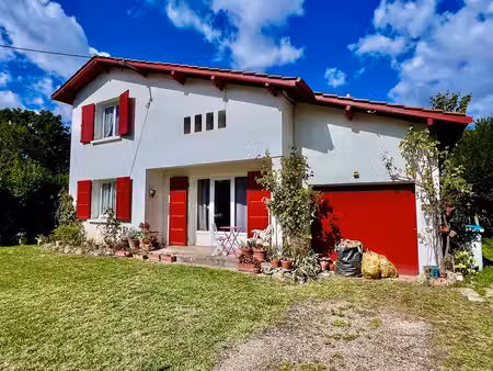 maison avec véranda, jardin et garage à villeneuve-sur-lot prix : 129 900 €