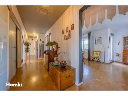 aix-les-bains – appartement de 103 m² rénové avec soin, ascenseur et stationnement