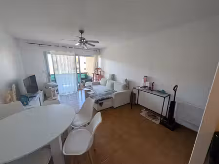 appartement t2 proche coudoulière avec terrasse