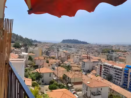 charmant deux-pièces de 50m² avec deux terrasses et vue panoramique