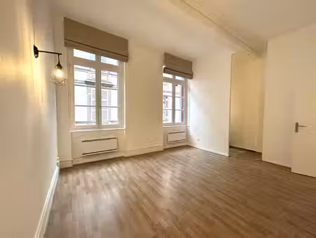 appartement t2 renove - 36m2 - quartier palais de justice