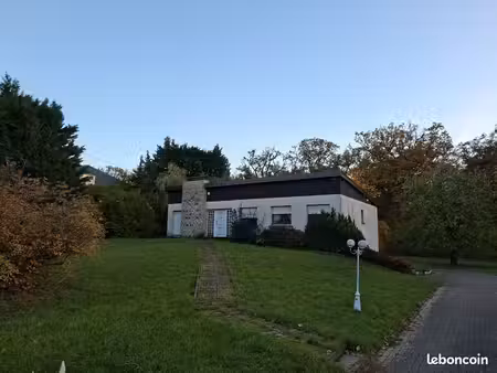 charmante maison familiale des années 1960 avec grand terrain arboré de 5 000 m²