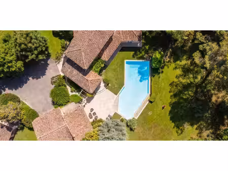 maison avec piscine et jardin aix-en-provence (13)