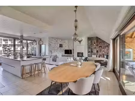 appartement 4 pièce(s) 148.64 m2