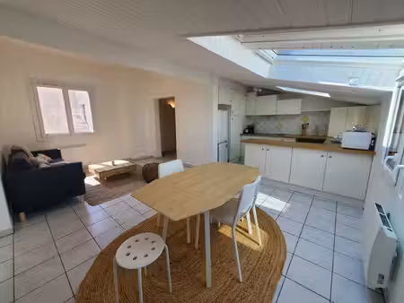 pont des demoiselles, t2 meublé de 47 m² avec box fermé
