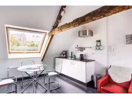 bemeubelde duplex-studio te huur in het centrum van gent