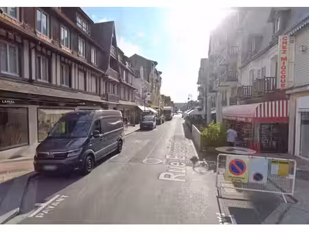 vente commerce deauville 14800 60m²