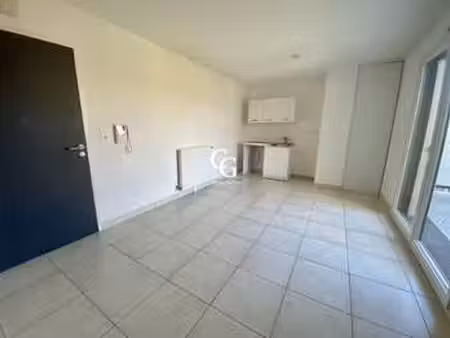 location appartement 2 pièces à nantes rond-point de rennes (44000) : à louer 2 pièces / 3