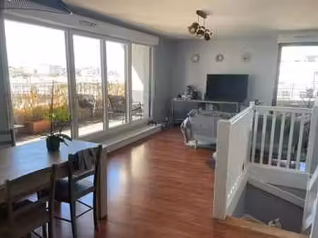 location appartement 4 pièces à bordeaux (33000) : à louer 4 pièces / 84m² bordeaux