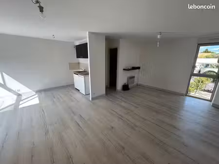 studio 1 pièce 33 m²