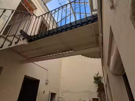 bordeaux capucins -maison de villes avec patio intérieur
