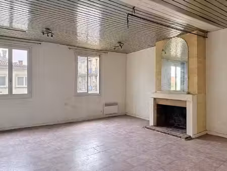 bordeaux appartement ou bureau 3 pièces de 65 m2 à rénover