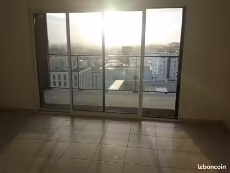 appartement 3 pièces 64 m2 avec loggia 16m2 et place de parking - gare nantes sud