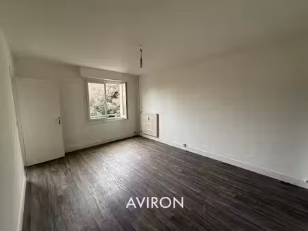 chartres place des épars studio rénové de 32,79 m2 avec