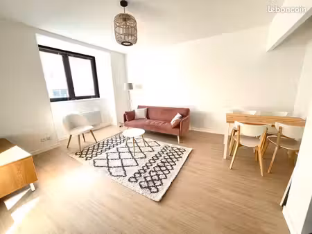 t2 meublé rénové – parking privé et cave – nantes rené bouhier