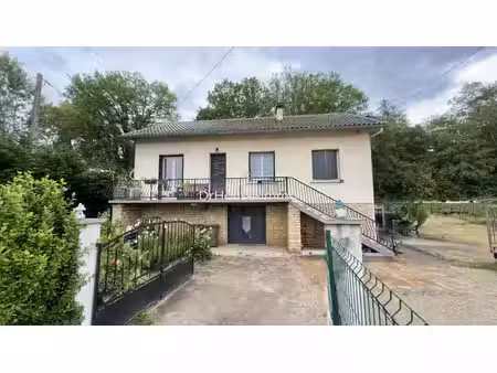 maison familiale de 115 m² avec 4 chambres et terrain de 1 350 m²