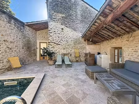 maison 9 pièces 255 m²