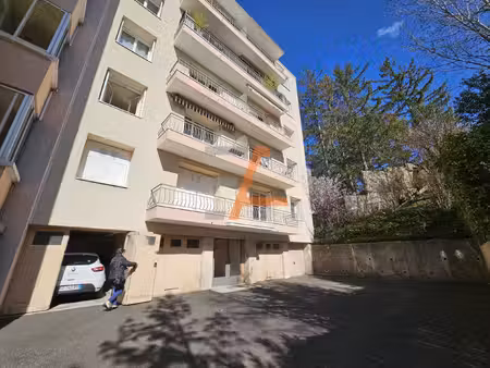 vivaraize f3 au 1 étage avec balcon et possibilité garage