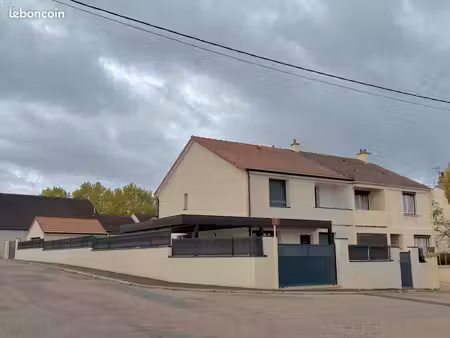 maison a louer 130 m2