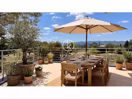 à 1 km de la tour-de-salvagny | exclusivité dardilly esprit maison pour ce rez-de-jardin d