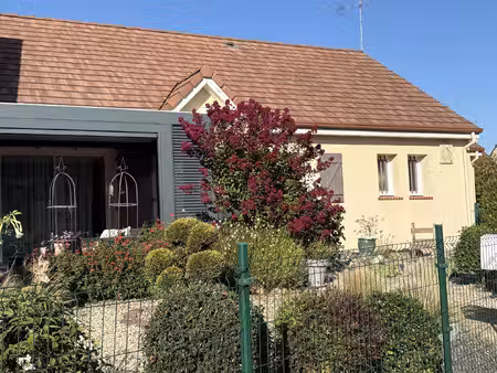 maison de plain-pied avec garage et jardin - sur les hauteur