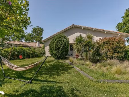 maison de luxe à vendre dans le quartier aiguillon-port