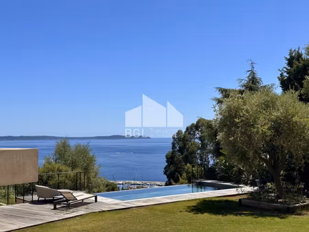 maison de luxe à vendre dans le quartier les calanques