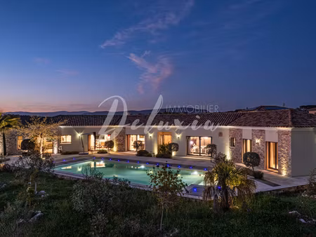 villa de luxe à vendre dans le quartier ecarts