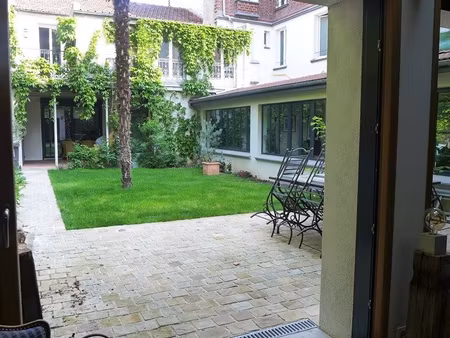 maison de luxe à vendre dans le quartier stalingrad