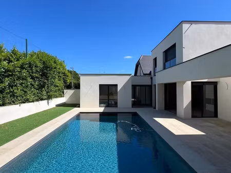 villa de luxe à vendre dans le quartier eugene spuller