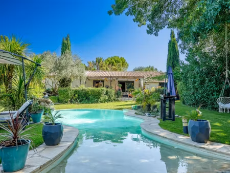 maison de luxe à vendre dans le quartier est