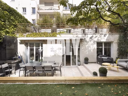 duplex de luxe à vendre dans le quartier hôtel de ville-planchette