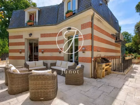maison de luxe à vendre dans le quartier ibis