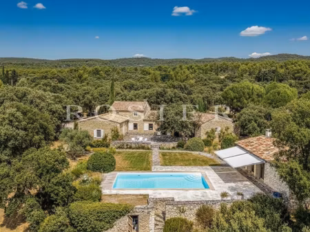 maison de luxe à vendre à gordes