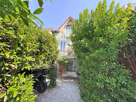 maison de luxe à vendre dans le quartier agent sarre-centre-les vallées-la garenne