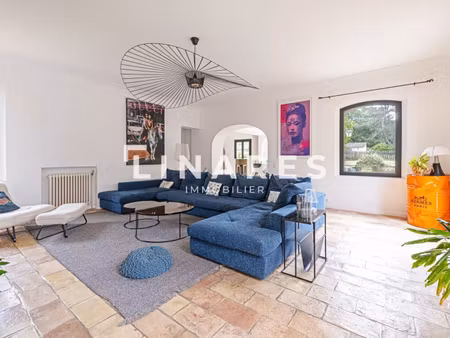 maison de luxe à vendre dans le quartier granettes-jauberte-sainte anne