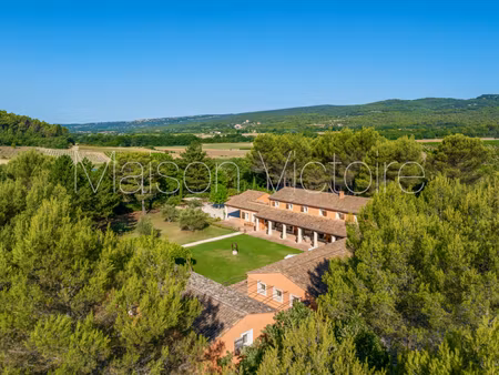 maison de luxe à vendre à roussillon