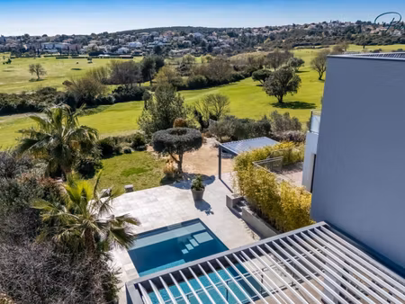 villa de luxe à vendre dans le quartier nord