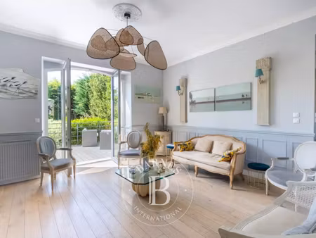 maison de luxe à vendre dans le quartier nouveau chesnay