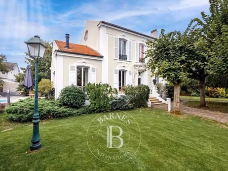 maison de luxe à vendre dans le quartier champignol