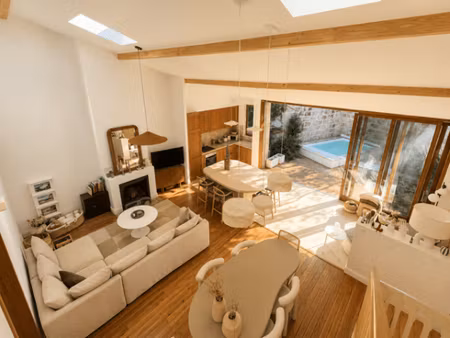 maison de luxe à vendre dans le quartier capucins-saint michel-nansouty-saint genès