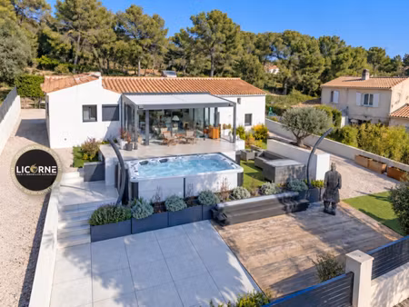 villa de luxe à vendre dans le quartier est